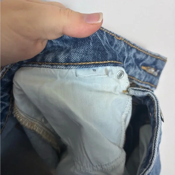 Old Navy Extra High-Rise Sky-Hi Wide Leg Jeans w/ Secret Smooth Pockets - Picture 7 of 9